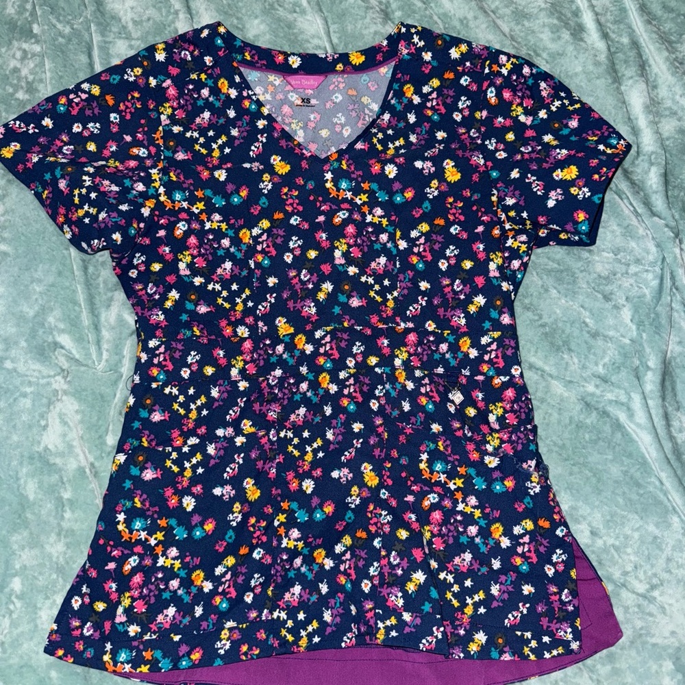 vera bradley scrub top XS